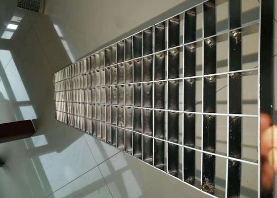 Acciaio inossidabile Antivari galvanizzato 316 che gratta la piattaforma non infiammabile della grata del metallo