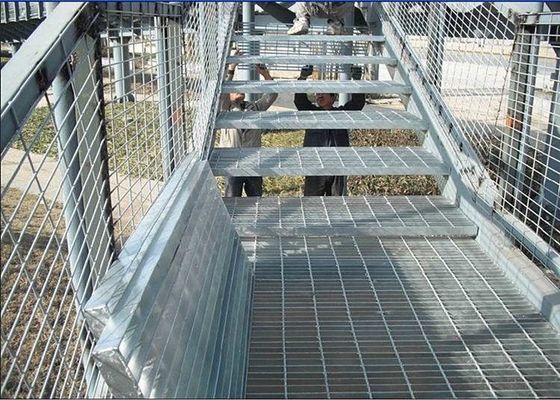 Inossidabile seghettato pedata la grata d'acciaio
