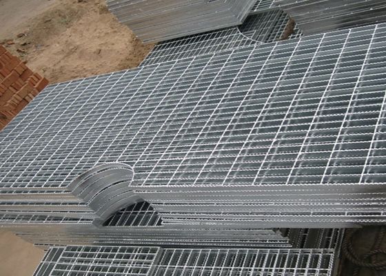 Grata d'acciaio del pavimento di pressione del passaggio pedonale bloccato della forgia per lo scaffale del magazzino