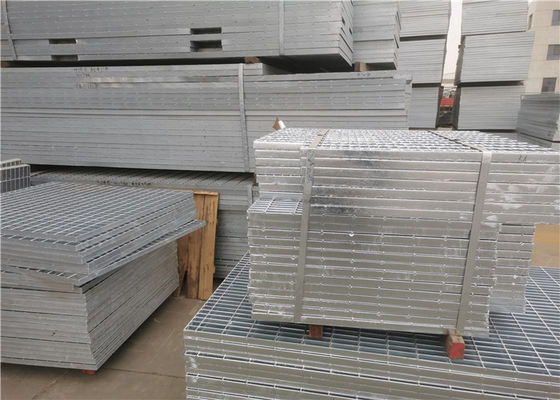 Acciaio seghettato della piattaforma della pedata che gratta 3X30 galvanizzato immerso caldo