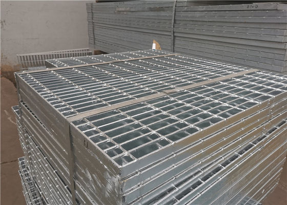 La grata d'acciaio della piattaforma del acciaio al carbonio Q235 ha galvanizzato la forma seghettata del quadrato