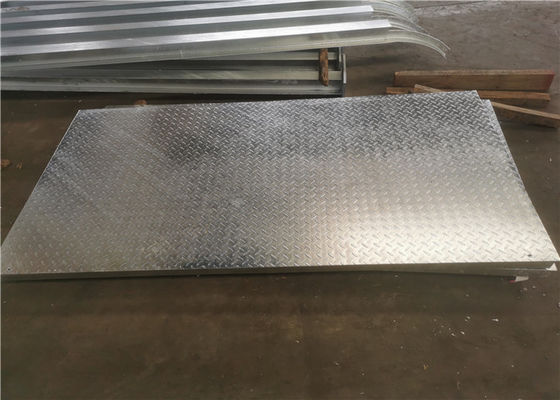 Larghezza stridente d'acciaio galvanizzata inossidabile della passerella Q235 305mm delle pedate