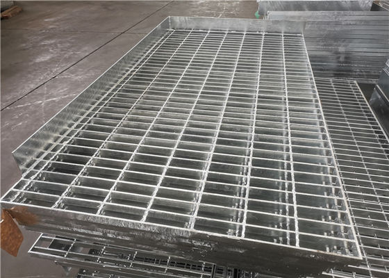 Larghezza stridente d'acciaio galvanizzata inossidabile della passerella Q235 305mm delle pedate