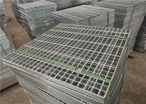 La resistenza al vento Q235 ha saldato la larghezza d'acciaio ISO9001 della grata 1500mm approvata