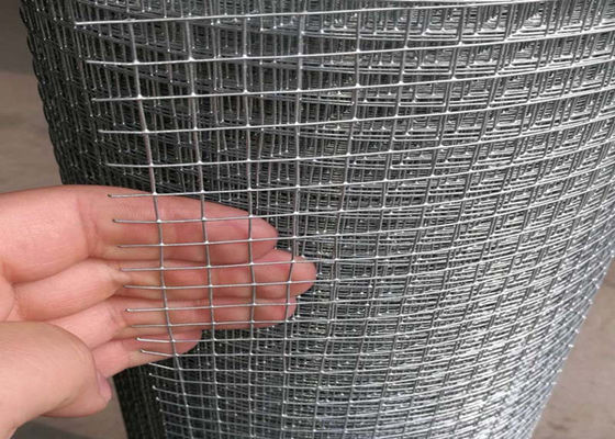 il cavo saldato 1.5*1.5cm Mesh Fence 4x8 ha saldato i pannelli del cavo per la gabbia di pollo