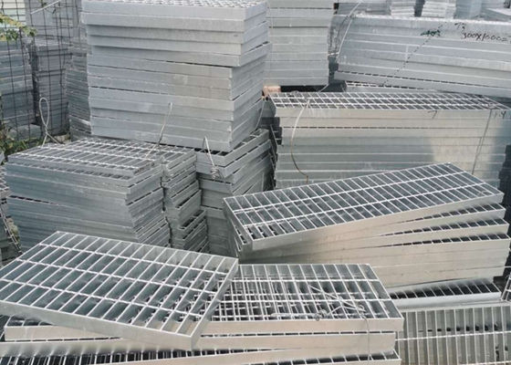 Elettro galvanizzati foggiano la lamina di metallo con uno stampo bloccata della griglia della grata Q235