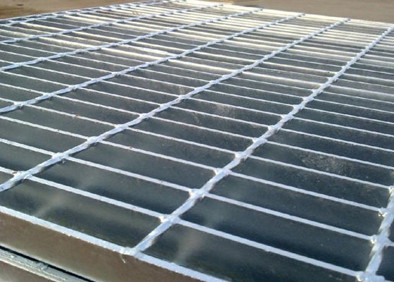 La tela ha saldato l'acciaio che gratta la piattaforma di costruzione galvanizzata 50x5mm