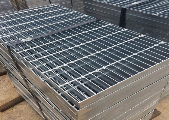 L'anti scivolo Q345 ha saldato la immersione calda di larghezza d'acciaio della grata 1250mm galvanizzata