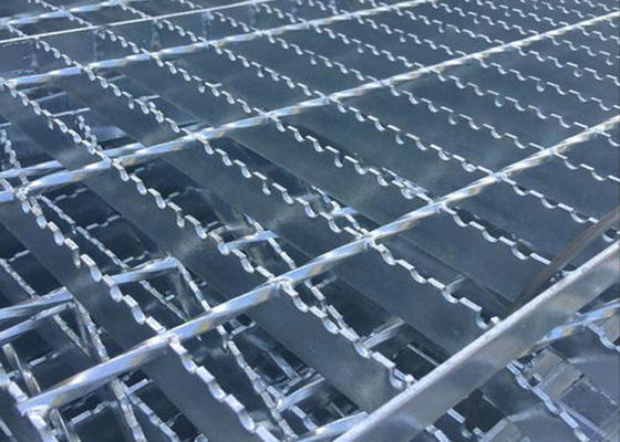dente stridente d'acciaio resistente di slittamento Q235 di larghezza di 2m l'anti ha modellato