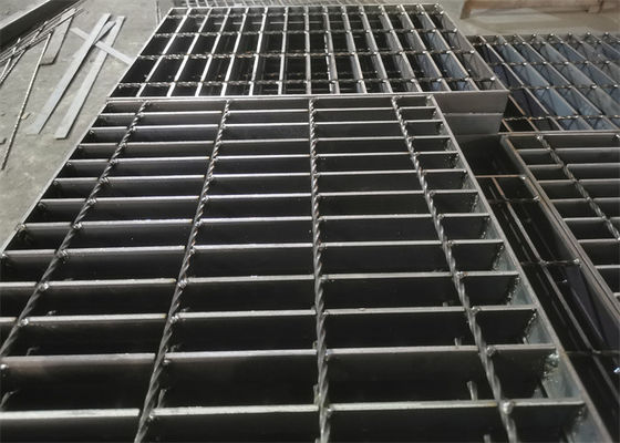 Piatto stridente d'acciaio a basso tenore di carbonio 65x5mm di anti scivolo per gli scoli dello stadio