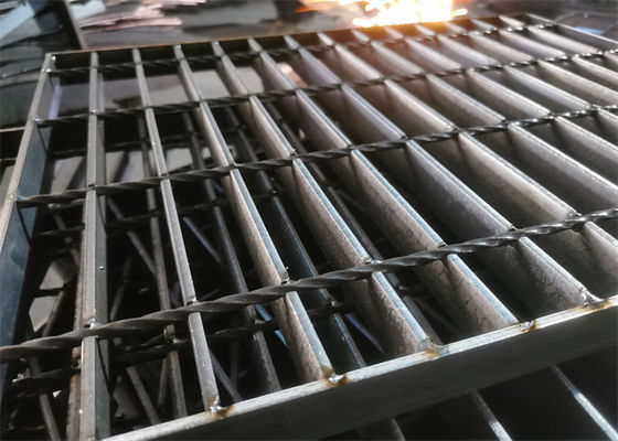 Piatto stridente d'acciaio a basso tenore di carbonio 65x5mm di anti scivolo per gli scoli dello stadio