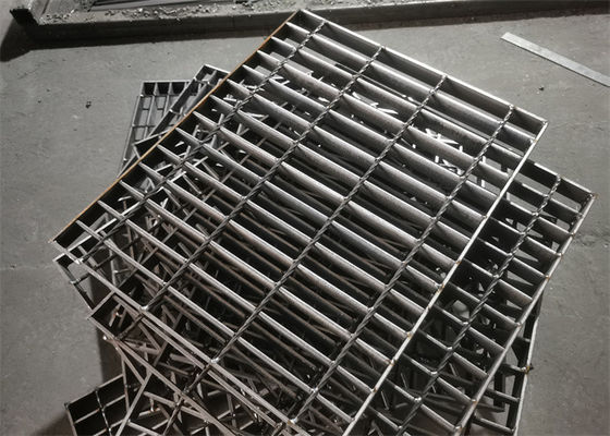 Resistenza della corrosione d'acciaio del piatto 50x4 millimetro grattare della piattaforma dell'autolavaggio