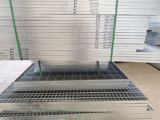Tipo d'acciaio fabbrica di larghezza T4 della grata 1m del composto di zincatura a caldo del ODM all'aperto
