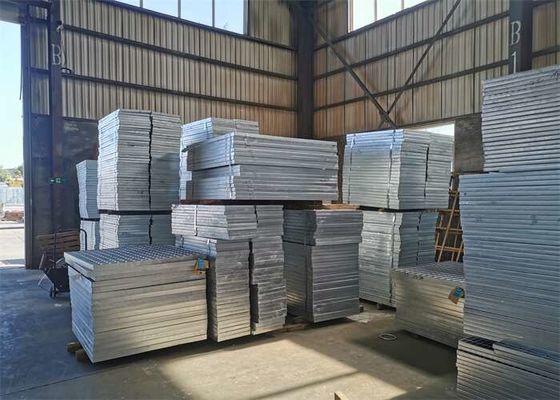 Materiali da costruzione galvanizzati resistenti del metallo grattare del pavimento di 25mm x di 3