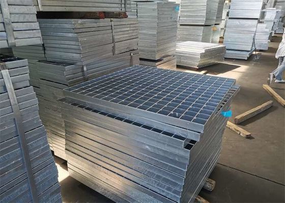 griglie stridenti d'acciaio galvanizzate del metallo del passaggio pedonale della immersione calda di 20×5mm per le strade private