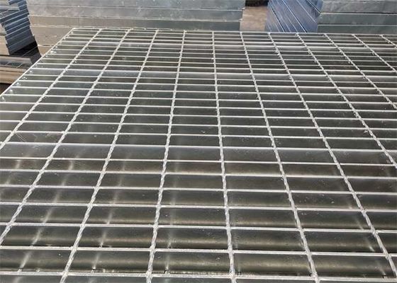 La griglia d'acciaio galvanizzata strada privata della piattaforma riveste la certificazione di pannelli di Organo permanente per la salute e sicurezza di 3x24ft