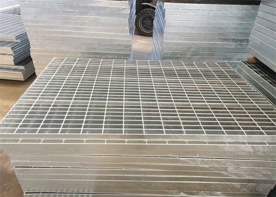 La griglia d'acciaio galvanizzata strada privata della piattaforma riveste la certificazione di pannelli di Organo permanente per la salute e sicurezza di 3x24ft