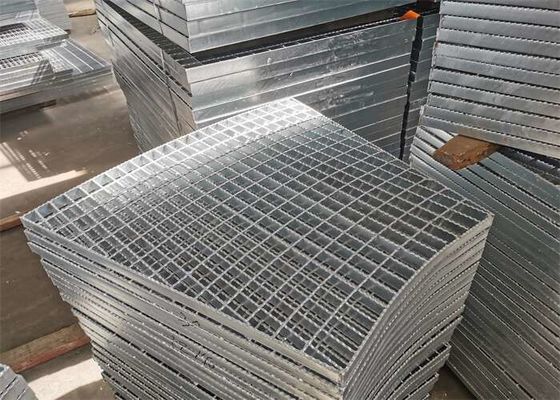 Dentato non slittare la immersione calda stridente d'acciaio delle pedate di 32*3mm ha galvanizzato