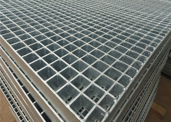 La immersione calda della pista Q195 dell'aeroporto ha galvanizzato la copertura stridente d'acciaio di drenaggio