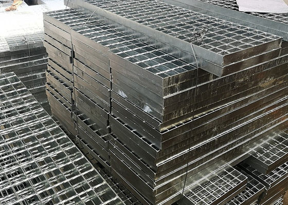 La immersione calda ispessita ha galvanizzato la piattaforma stridente d'acciaio per il parcheggio