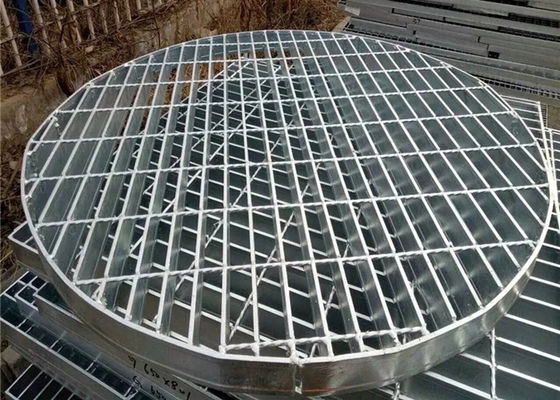 La immersione calda della pista Q195 dell'aeroporto ha galvanizzato la copertura stridente d'acciaio di drenaggio