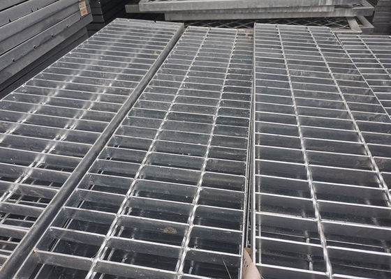 il passaggio pedonale Q235 della grata di Antivari saldato 30*100mm ha galvanizzato la grata d'acciaio