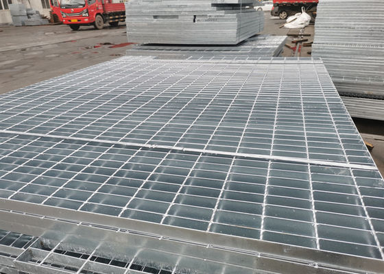 il passaggio pedonale Q235 della grata di Antivari saldato 30*100mm ha galvanizzato la grata d'acciaio