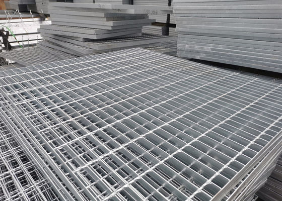 Rivestimento d'acciaio dello zinco del passaggio pedonale 120mm grattare della piattaforma della strada privata alto