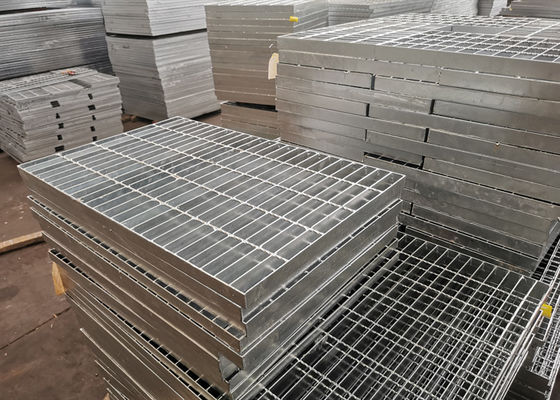 Rivestimento d'acciaio dello zinco del passaggio pedonale 120mm grattare della piattaforma della strada privata alto