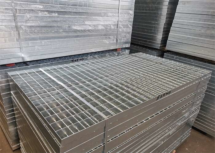 La strada privata d'acciaio di colore d'argento ISO9001 gratta la grata per la cavalcavia della strada