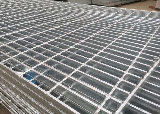 Acciaio seghettato della piattaforma della pedata che gratta 3X30 galvanizzato immerso caldo